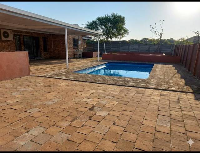 4 BEDROOM HOUSE FOR SALE IN BIRDSWOOD